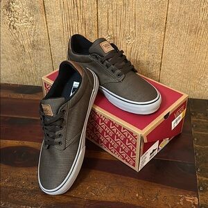 NWT Atwood Deluxe Vans